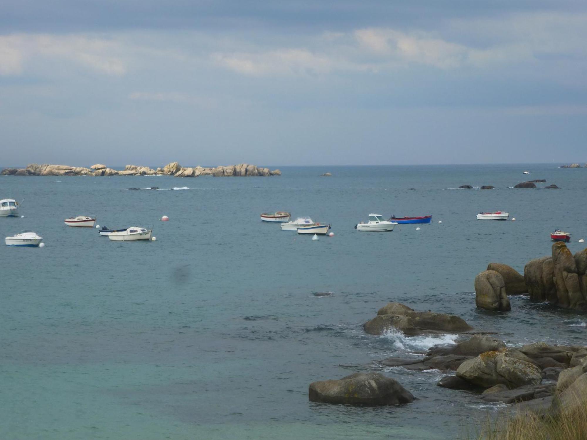La Maison Bateau Au Bord De Mer Guissény エクステリア 写真